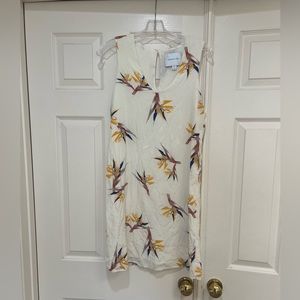 Amour vert Silk V Neck Short Sleeves Novelty Print mini  dress. Size‎ Small